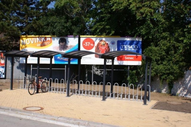 euroform w - street furniture - bike rack with shelter in a residential complex in South Tyrol - Galleria Metal and glass shelter - velostation for cities