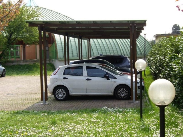 euroform w - Stadtmobiliar - Überdachung aus Holz und Metall für Garten, Innenhof oder Park - Überdachung für Parkplatz - Pergola