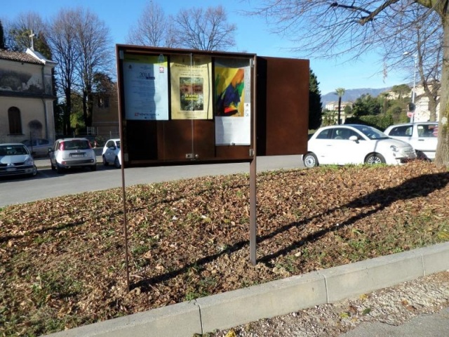 euroform w - urban furniture - display board in historic centre in Asolo Italy - notice boards for public places - Lineabacheca