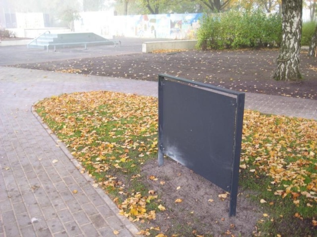 euroform w - urban furniture - display board in metal for public space - notice board in metal for parking area - Lineaspot