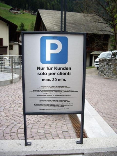 euroform w - urban furniture - display board in metal for public space - notice board in metal for parking area - Lineaspot