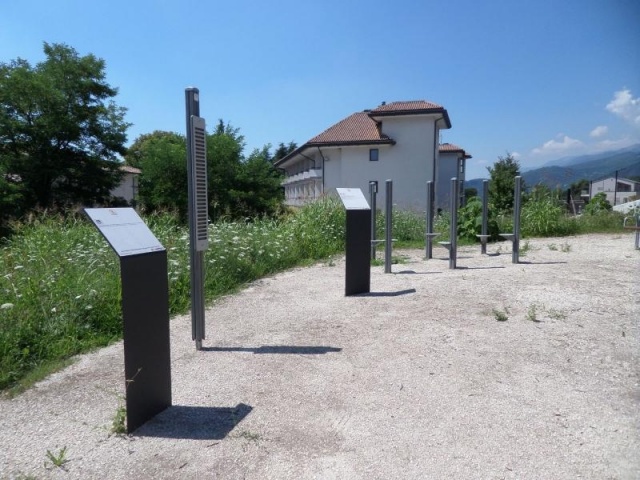 euroform w - Stadtmobiliar - Anschlagetafel aus Metall für öffentliche Plätze - Info Point