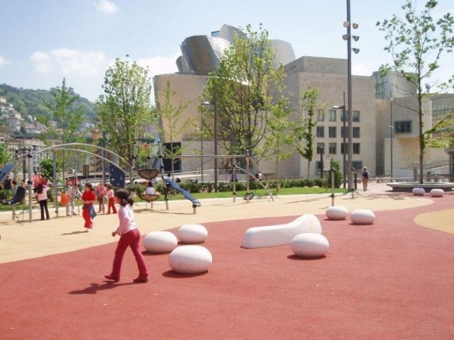 euroform w - Stadtmobiliar - Bank Beton in Stadtzentrum - runder Hocker aus Beton - Mago Urban - Zen