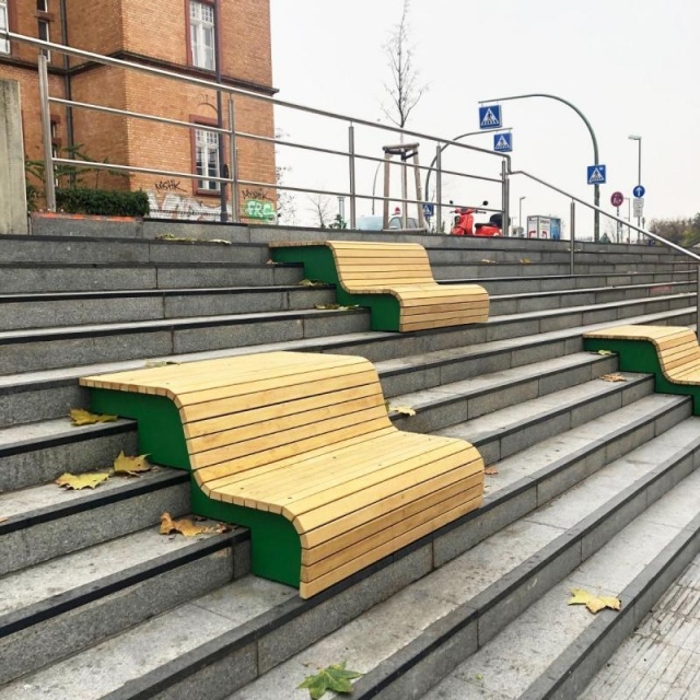 euroform w - street furniture - minimalist bench made of wood and metal for train station Berlin - outdoor wooden seating island for train station Berlin - customised street furniture