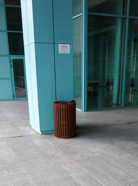 euroform w - street furniture - Waste bin made of wood in shopping mall in Florence - Waste bin for waste separation for public space - customized street furniture