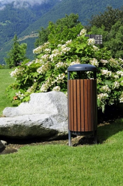 euroform w - street furniture - wooden litter bin in outdoor pool Therme Meran - outdoor litter bin