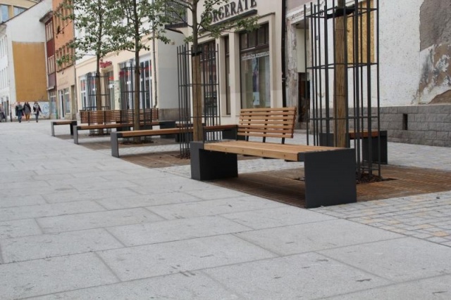 euroform w - urban furniture - wooden and metal benches at city centre Germany - wodden and metal seatings at public square - customized urban furniture
