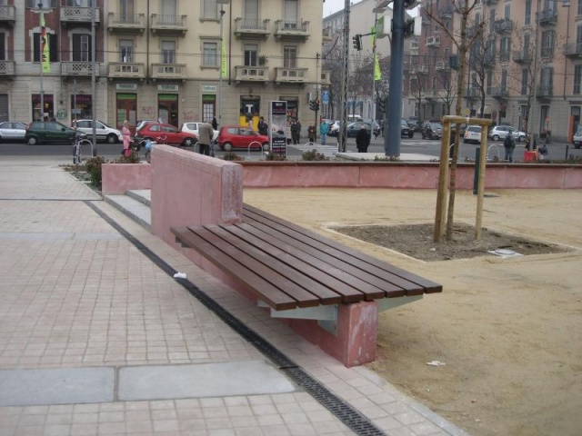 euroform w - Street furniture - Bench in Turin city centre - Wood and concrete seating island - customized bench Eataly Turin