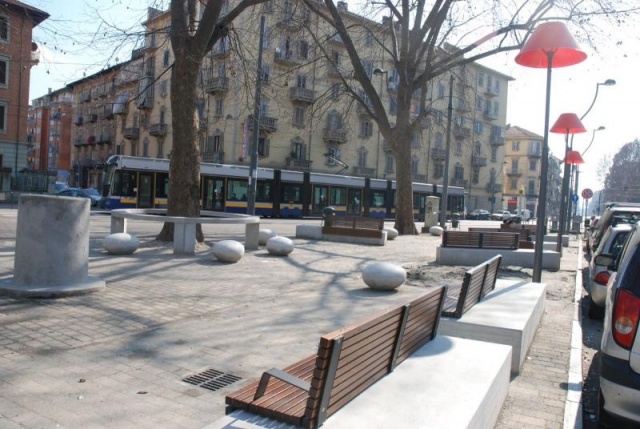 euroform w - urban furniture - customized wooden bench with high backrest at public place in Torino - wooden seating in city centre - customized bench tops on concrete base