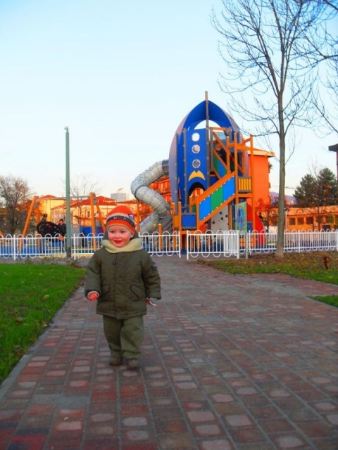  euroform w - Lappset - Attrezzature per parchi giochi - parco giochi pubblico nel parco della città di Brescia - Torretta con scivolo, arrampicata e ponte di equilibrio - attrezzature per parchi giochi in parco pubblico - struttura di gioco a forma di ra