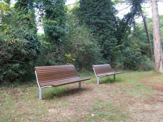 euroform w - Norwell - attrezzature fitness per esterno  - attrezzature sport per spazi pubblici - palestra outdoor Cervia - outdoor gym in parco pubblico - gente si allena in parco fitness all