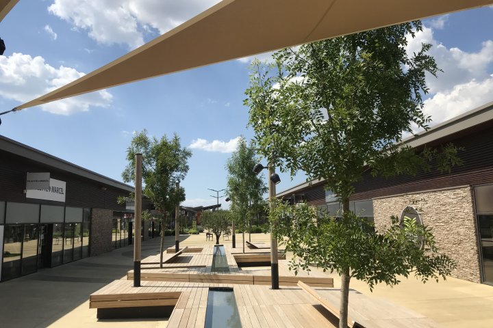 euroform w - Freiraumaustattung - modulare Sitzinsel - Liege - Sitzelement Holz