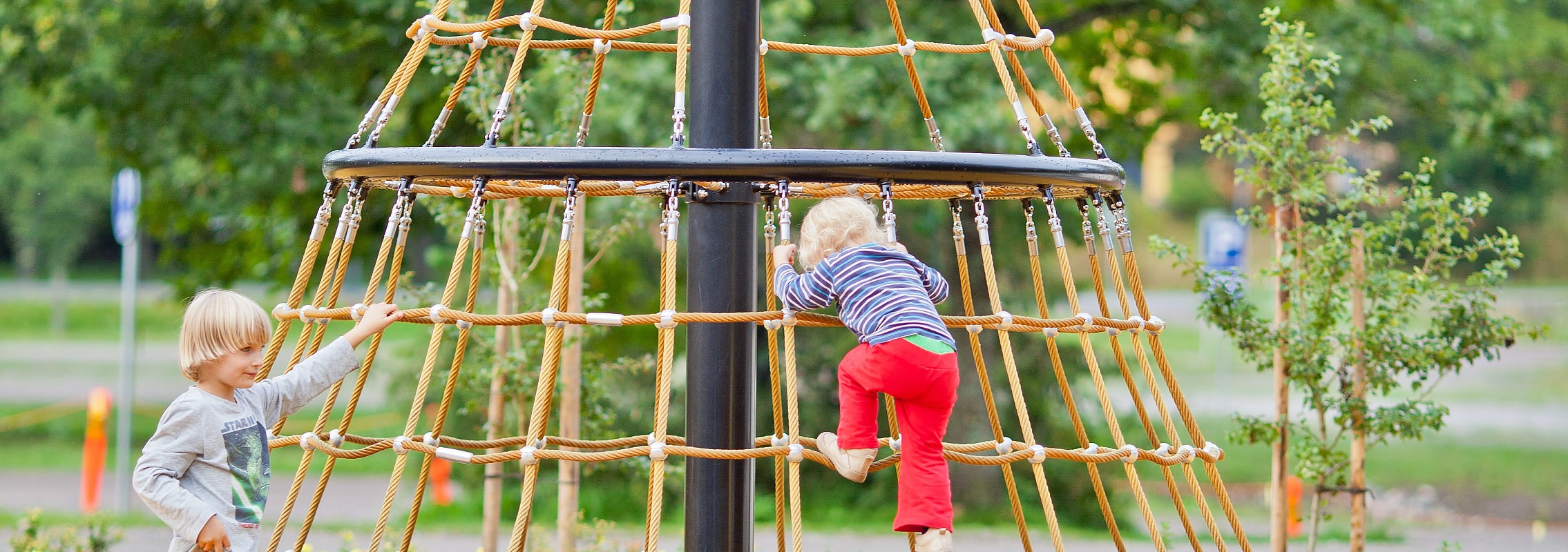 Spielgeräte aus Metall für öffentliche Spielplätze ️ TÜV EN 1176 geprüft