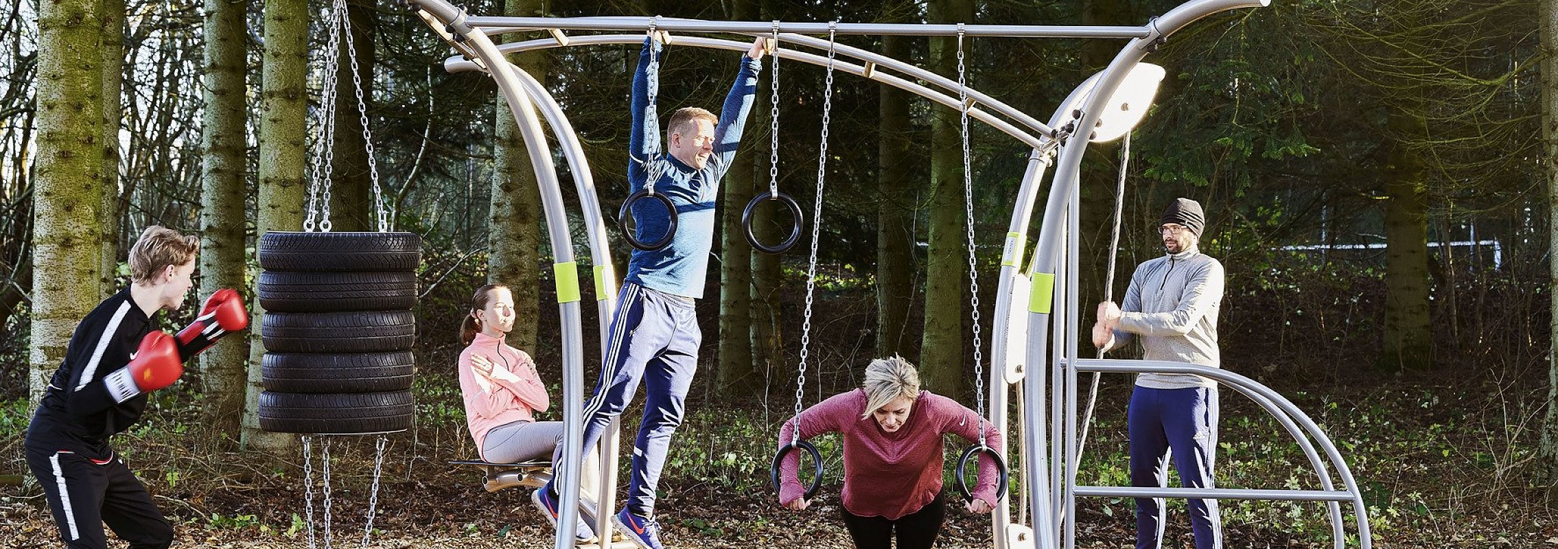 Outdoor Fitnessgeräte & Seniorenparks ☑️ für Jugendliche, Erwachsene