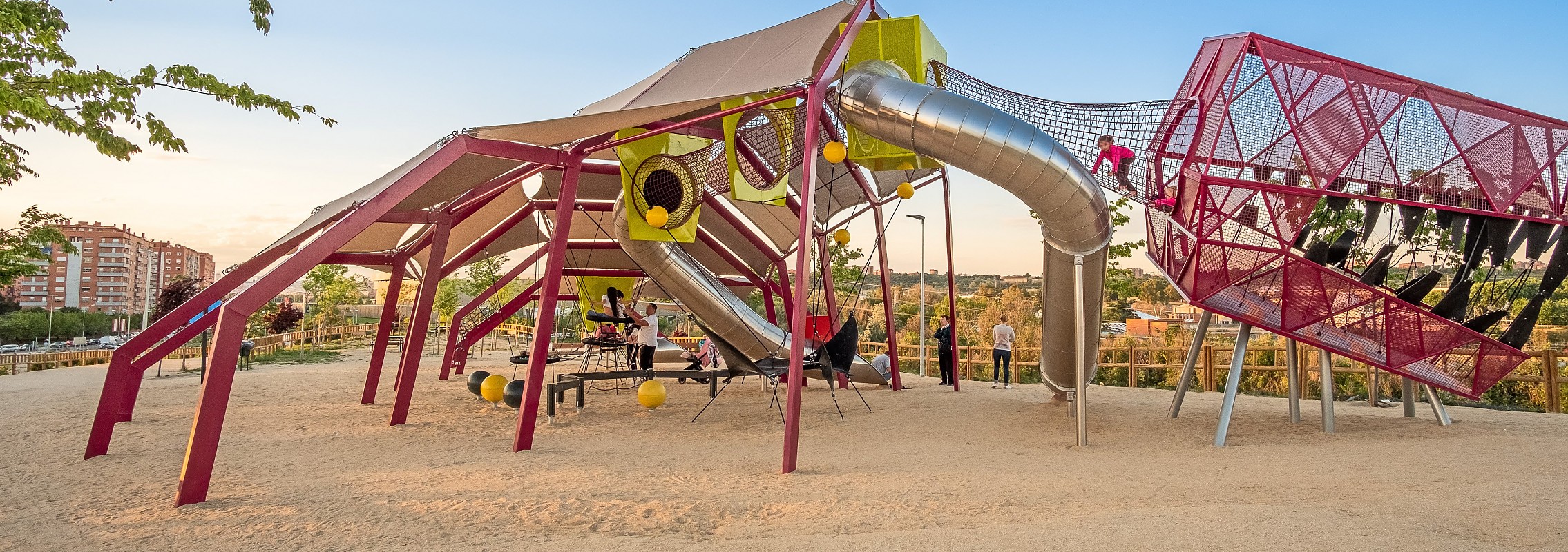 Parco giochi: attrezzature per parchi pubblici ☑️TÜV EN 1176