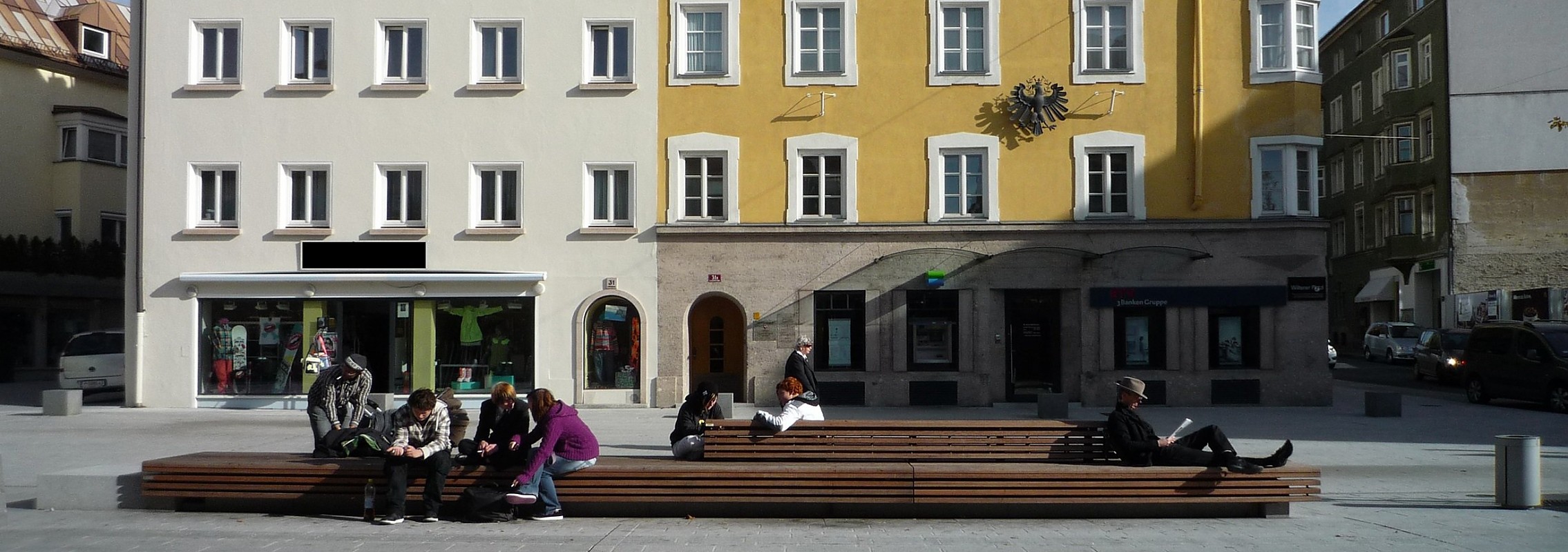 euroform w - Stadtmobiliar - Sitzbank Holz - lounger - modulare Bank - Isola