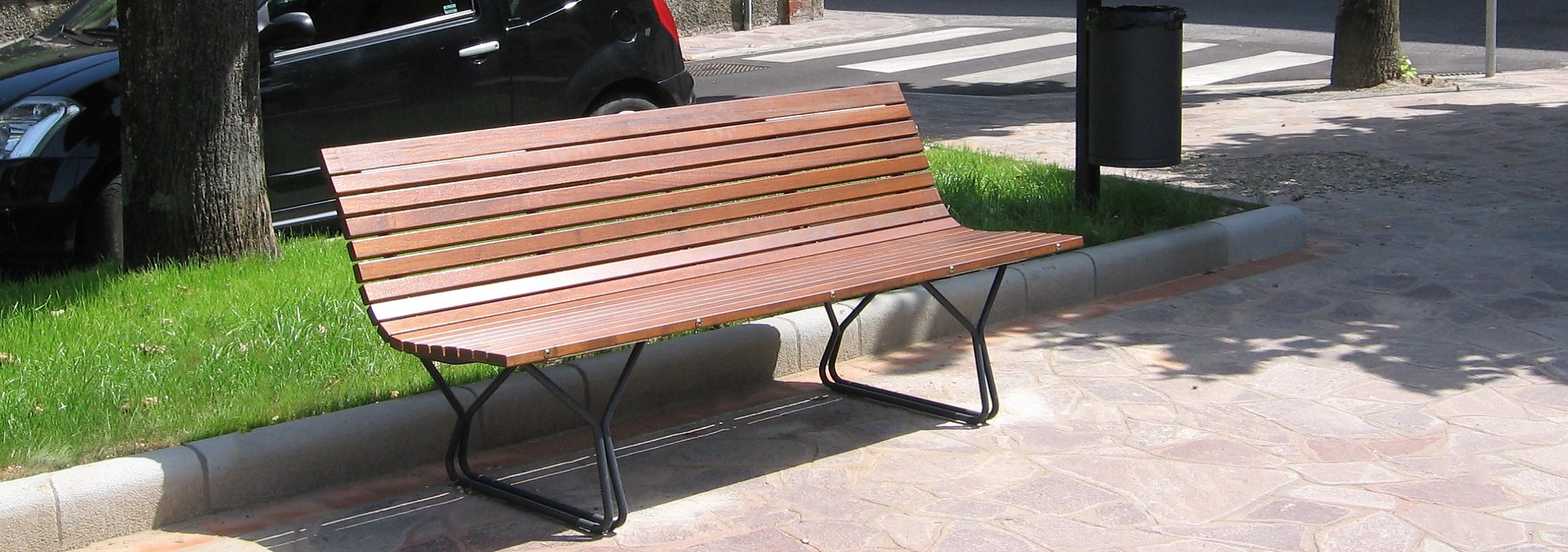 euroform w - Stadtmobiliar - Sitzbank Holz - Stilo - Senioren Bank