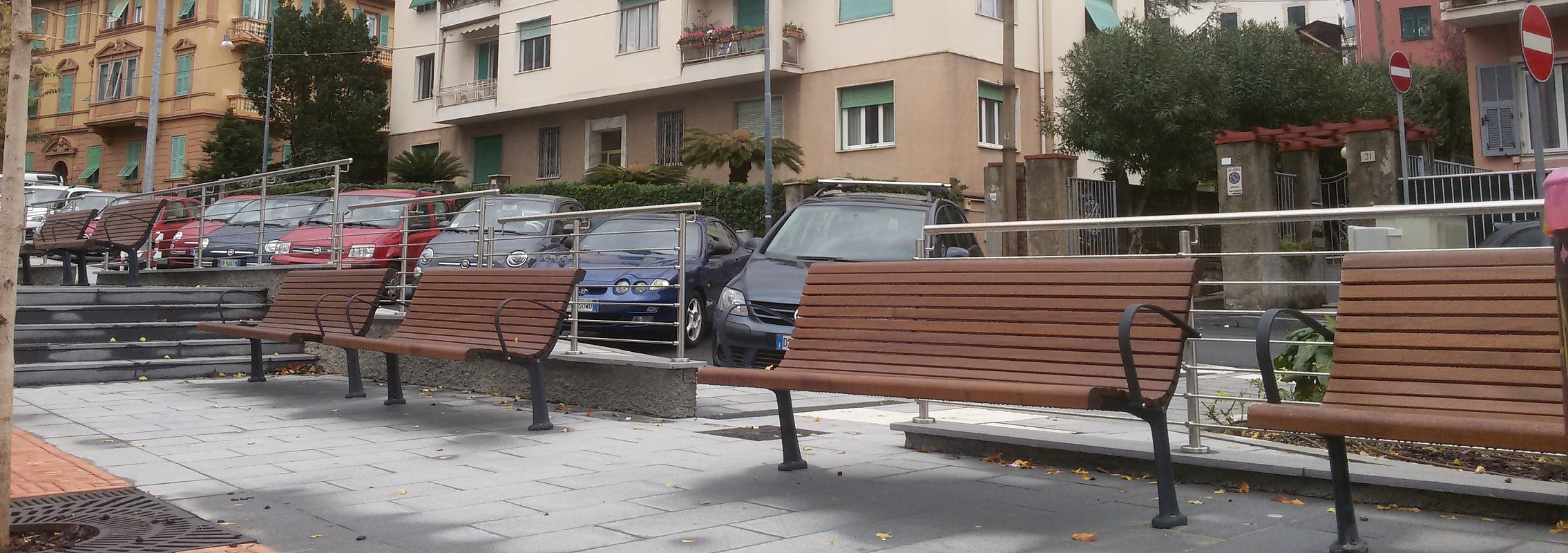 euroform w - Stadtmobiliar - Sitzbank Holz - Ancora