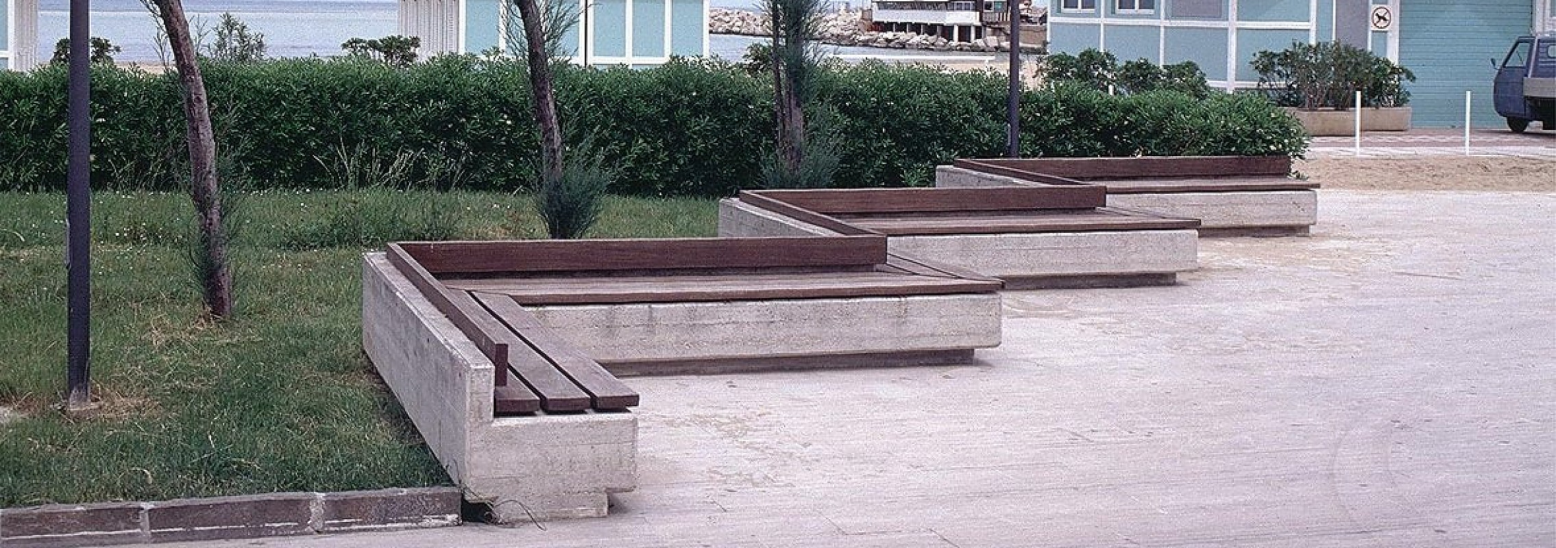 euroform w - urban furniture - park bench wood - seating - Block 99 - bench top