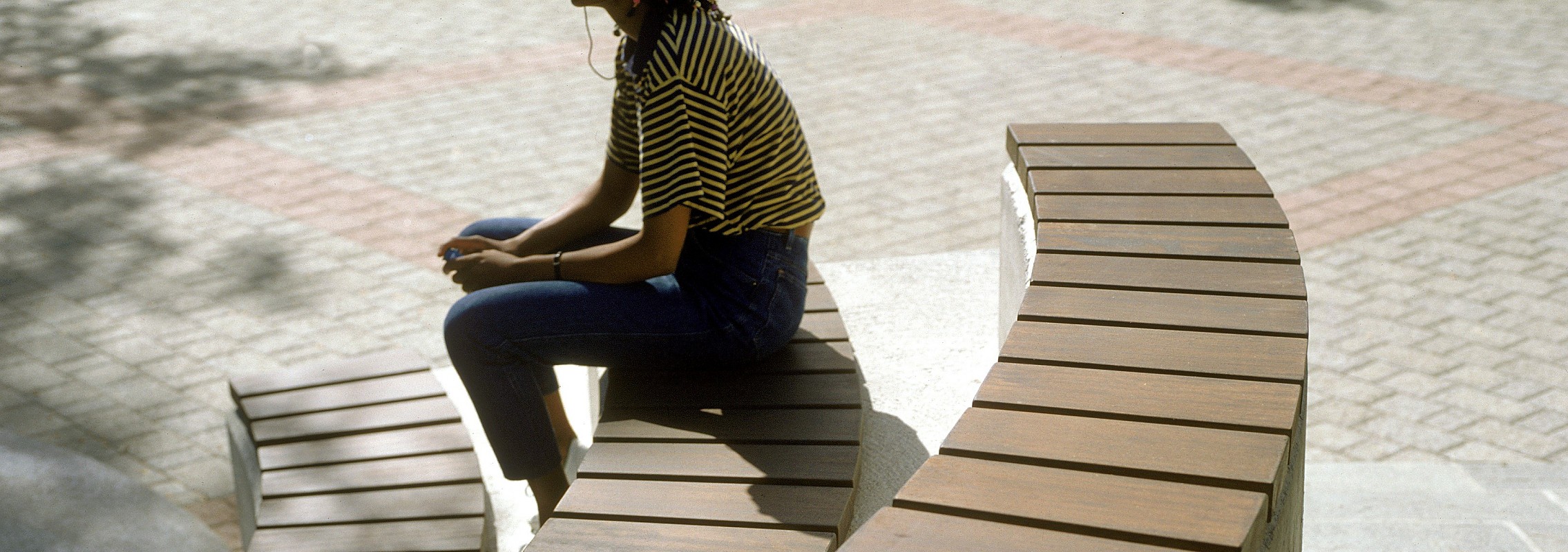 euroform w - Stadtmobiliar - Sitzbank Holz - Block 99F - Bankauflage