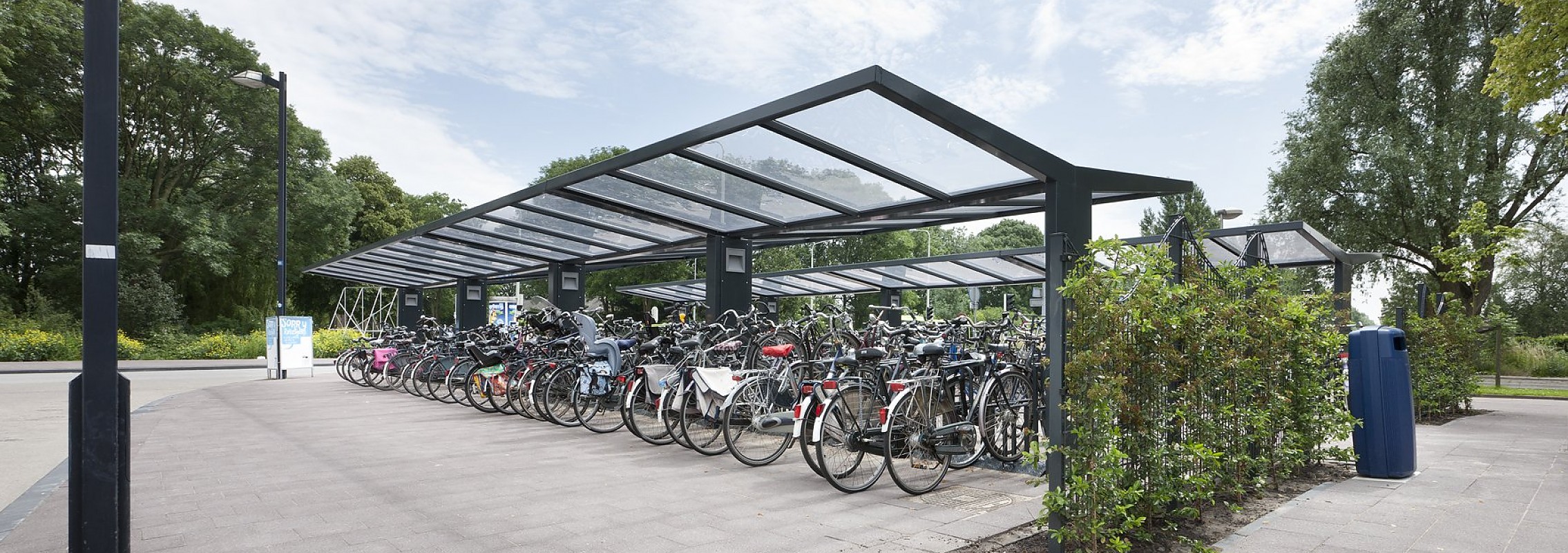 euroform w - Stadtmobiliar - Fahrradüberdachung - Fahrradständer