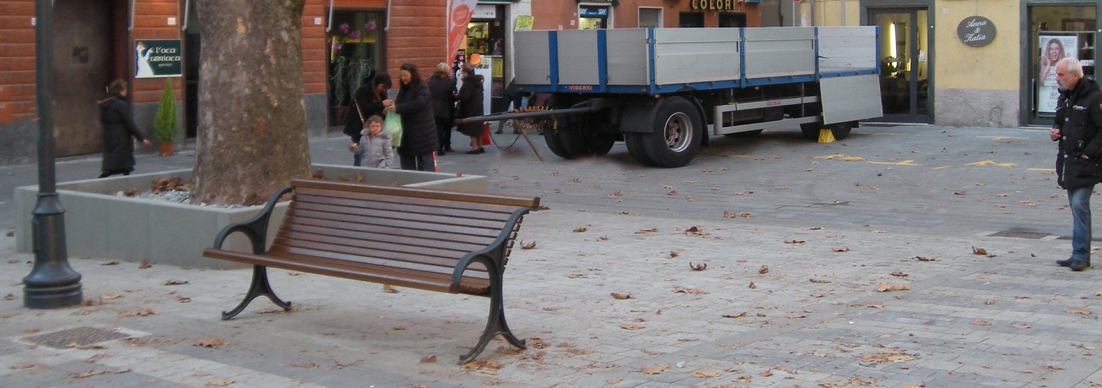 euroform w - urban furniture - park bench wood - seating - Epoca