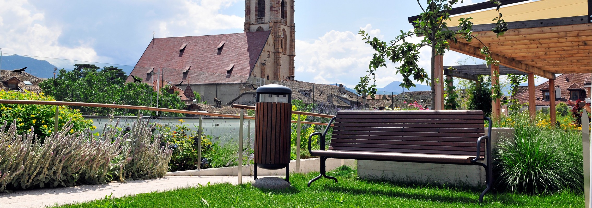 euroform w - urban furniture - park bench wood - seating - Contour 319 - Senior