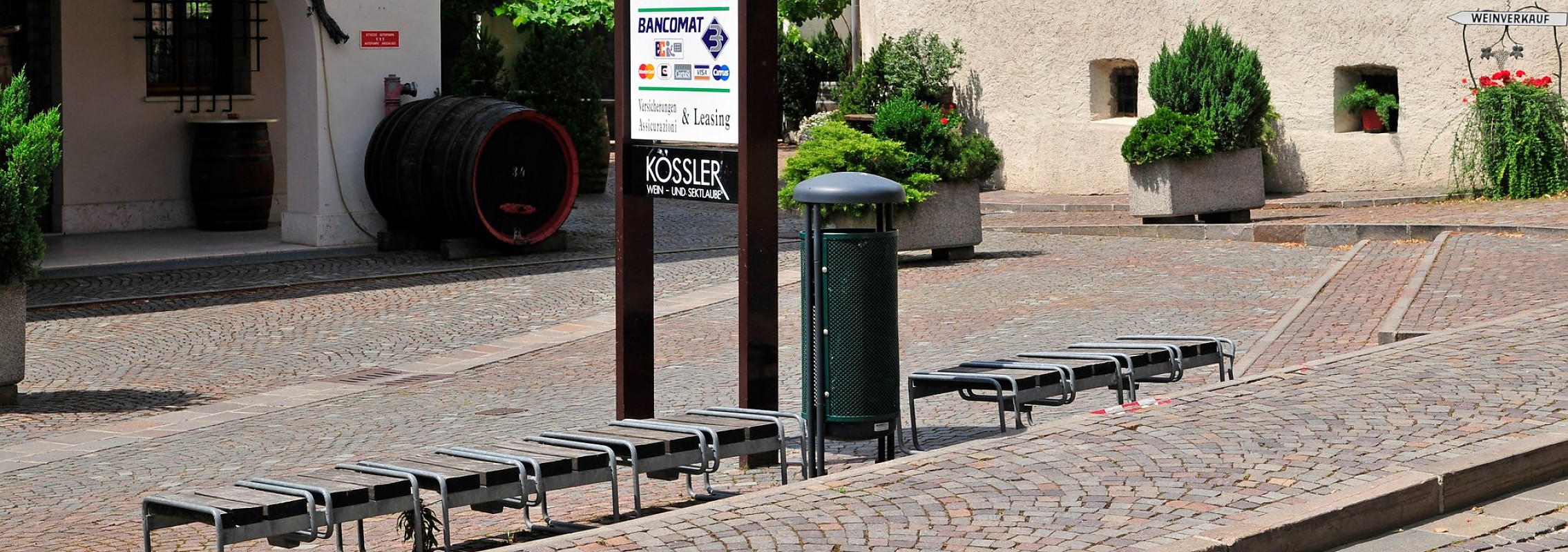 euroform w - Stadtmobiliar - Abfallbehälter - Ascher - Contour M