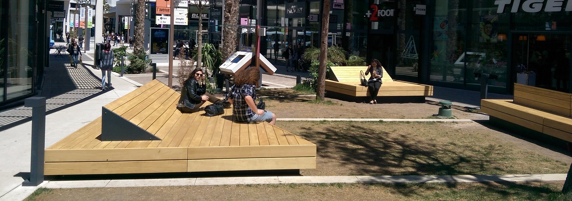 euroform w - urban furniture - park bench wood - seating - modular bench - seating island