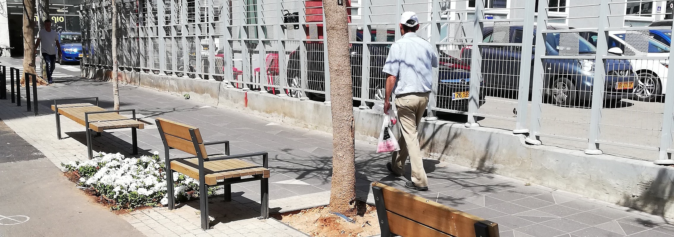 euroform w - Stadtmobiliar - Sitzbank Holz - Stuhl - Lineasedia light