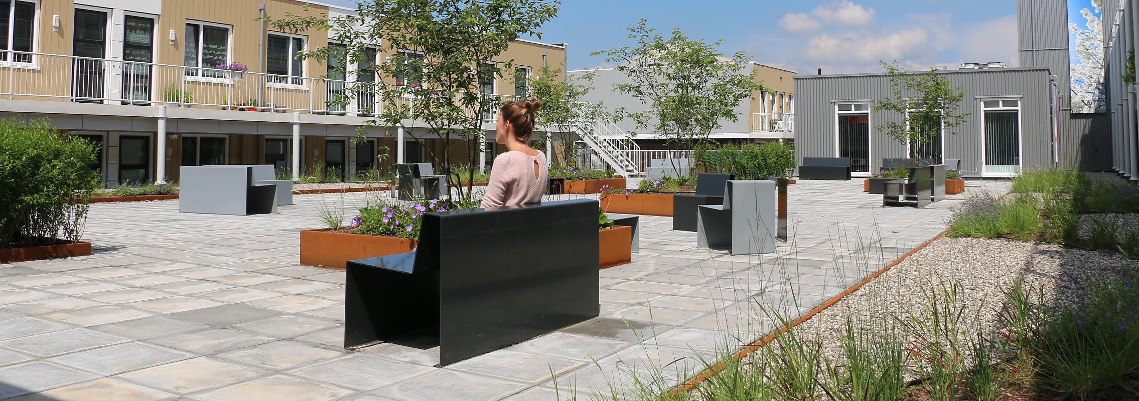 euroform w - urban furniture - park bench metal - seating - Linea