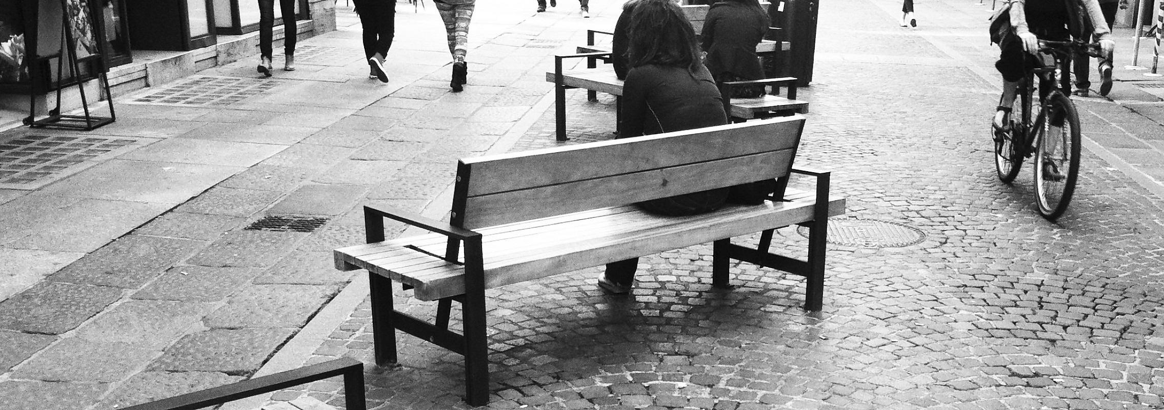 euroform w - Stadtmobiliar - Sitzbank Holz - Lineaflex