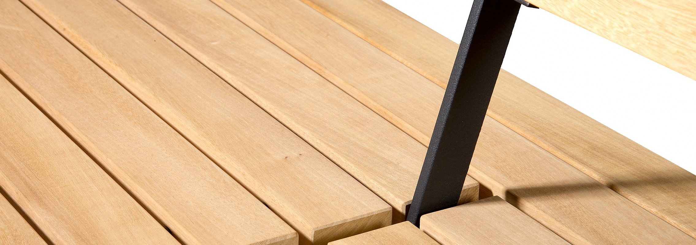 euroform w - Stadtmobiliar - Sitzbank Holz - Lineaflex