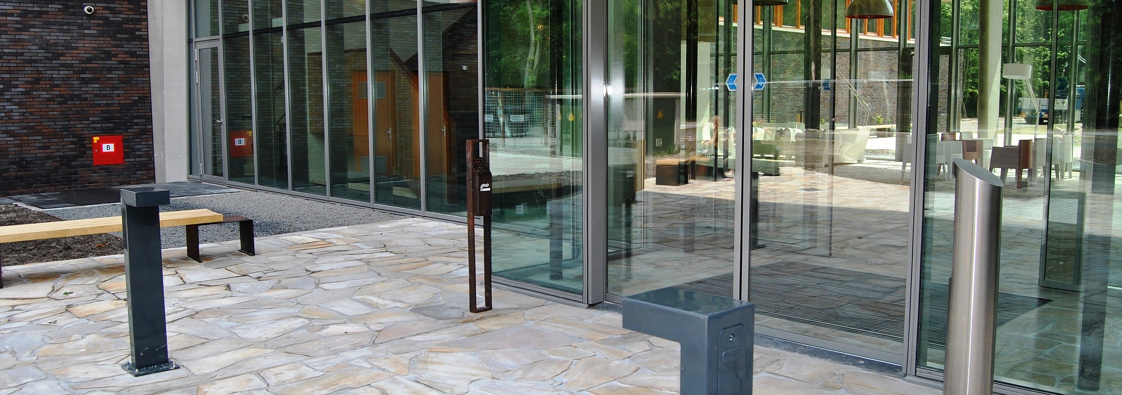 euroform w - urban furniture - ashtrays - Lineafumo light