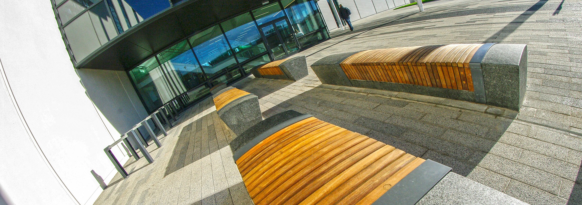 euroform w - Stadtmobiliar - Sitzbank Holz - lounger - modulare Bank - Isola