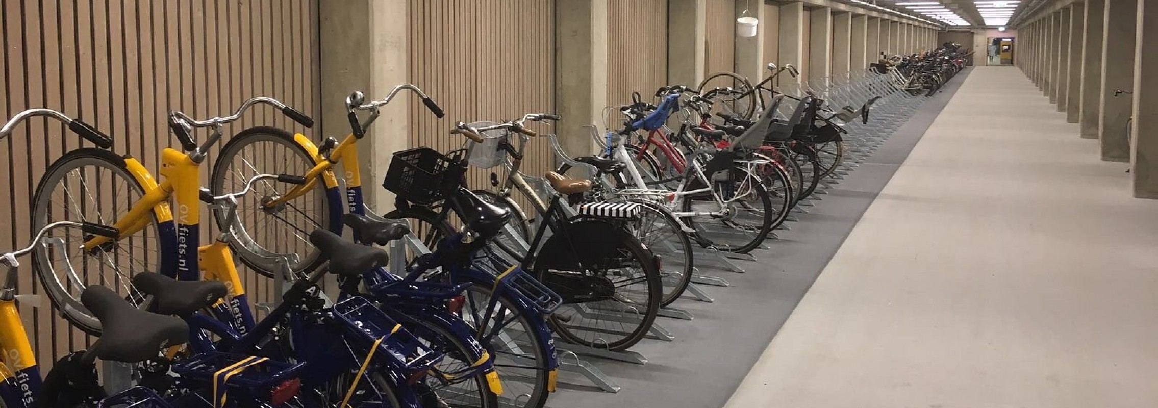 euroform w - arredo urbano - deposito bici - velostazione - ciclostazione - parcheggio bici a due piani