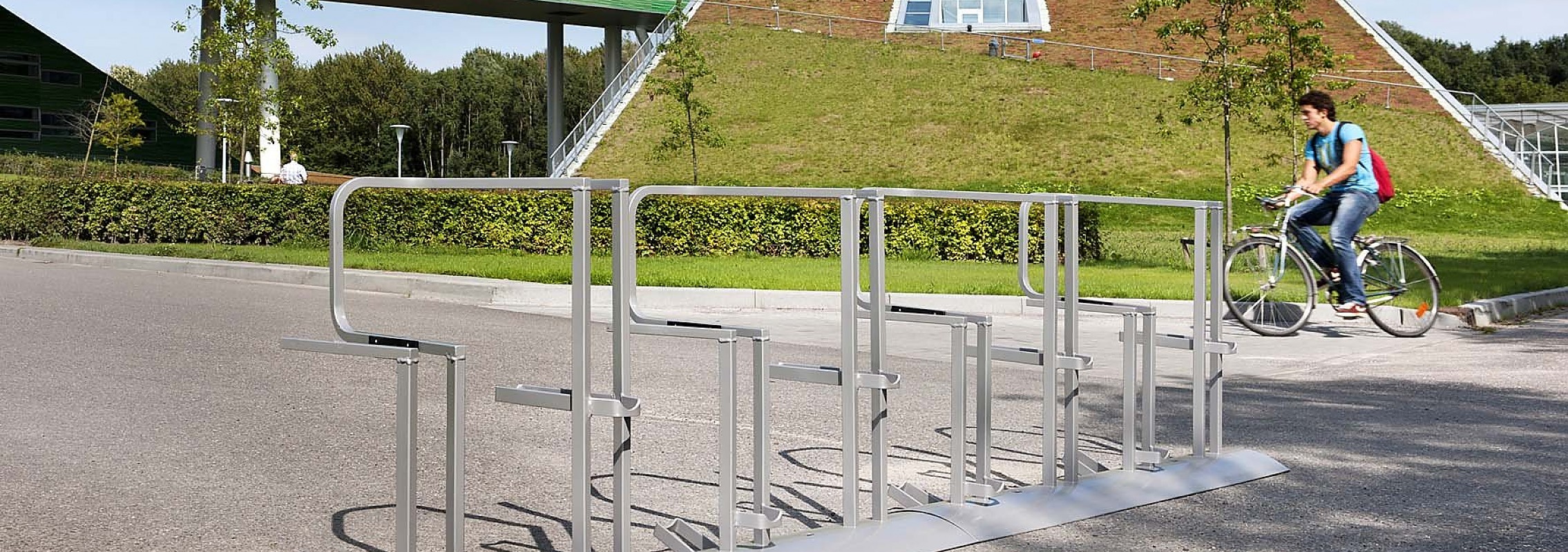 euroform w - Stadtmobiliar - Fahrradständer - Doppelstockparker - velostazion